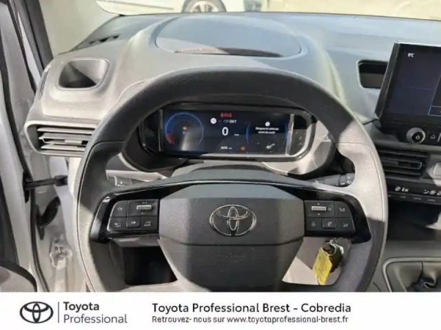 Toyota Proace city medium 100 d-4d start mc24 — photo 28