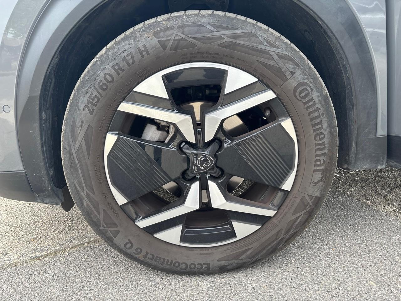 Peugeot 2008 1.2 puretech 130ch s&s allure eat8 — photo 11