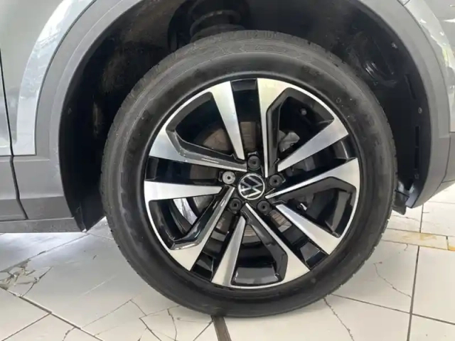 Volkswagen T-Roc united acc car play radar av+a — photo 14