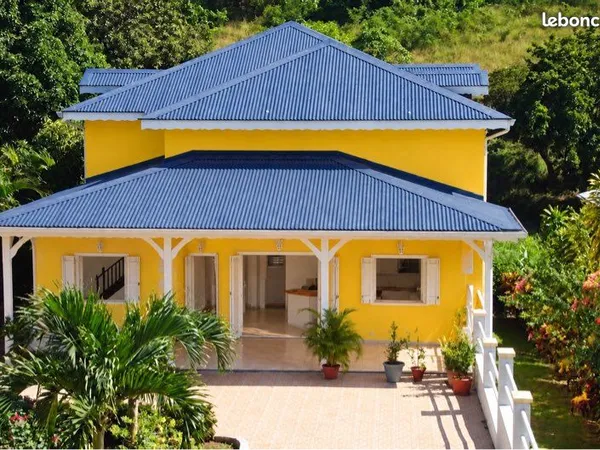 VILLA DE STANDING 220 m² - LE GOSIER - LES HAUTS DE SAINT-FELIX