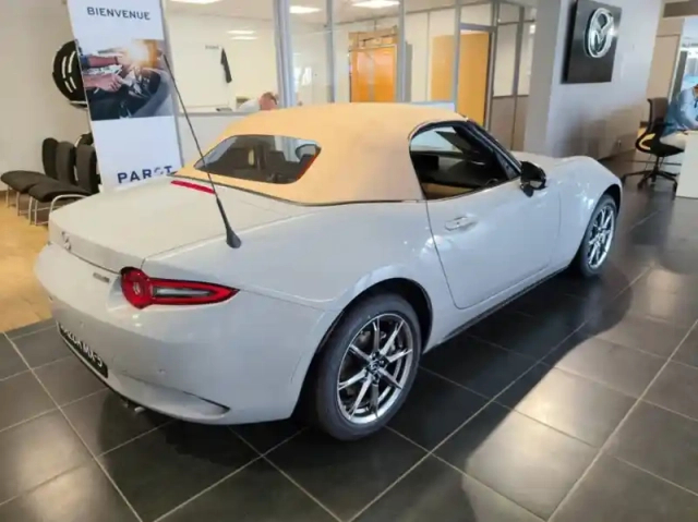 Mazda Mx-5 1.5 skyactiv-g 132ch kazari — photo 2