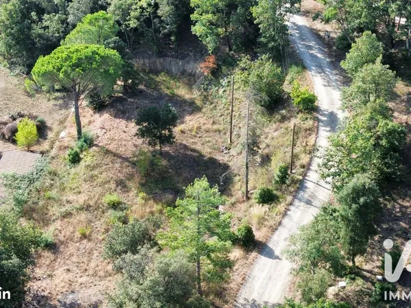 Terrain 2703 m² Oms