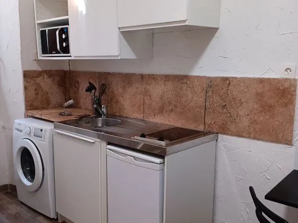 Appartement Location Simiane-Collongue 1p 17m² 440€