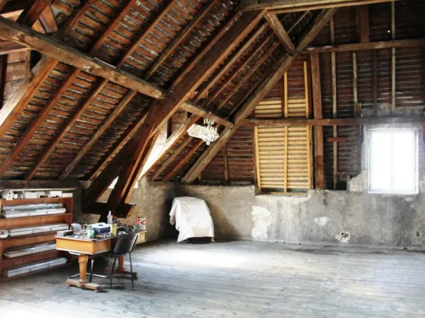 BEL ATELIER SOUS COMBLE AU PORT DE FRANCE