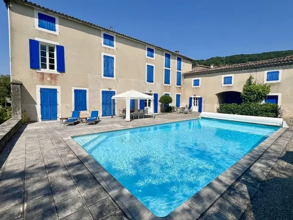 MAISON DE CARACTERE
