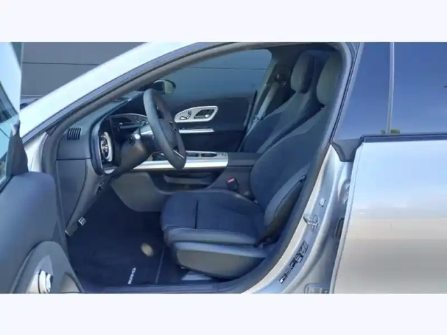 Mercedes Cla eq — photo 14