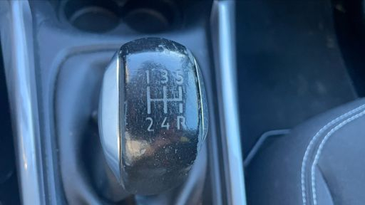 Peugeot 2008 1.2 PURETECH 82 - Style – 2017 – 102849 km – Essence – Boîte Manuelle — photo 5