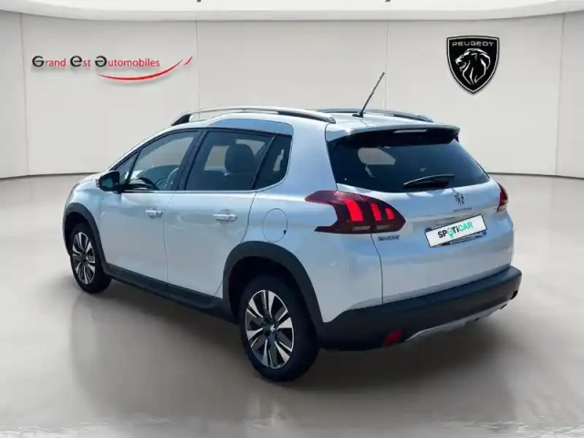 Peugeot 2008 1.2 puretech 110ch e6.c allure s&amp;s eat6 — photo 3