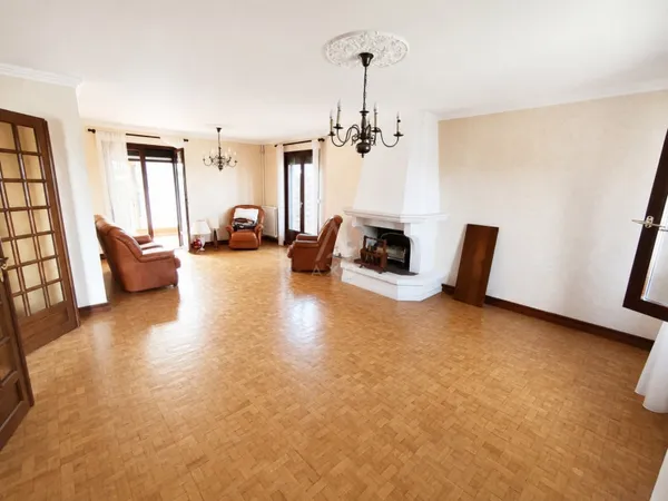 Maison 11 pièces 99 m²
