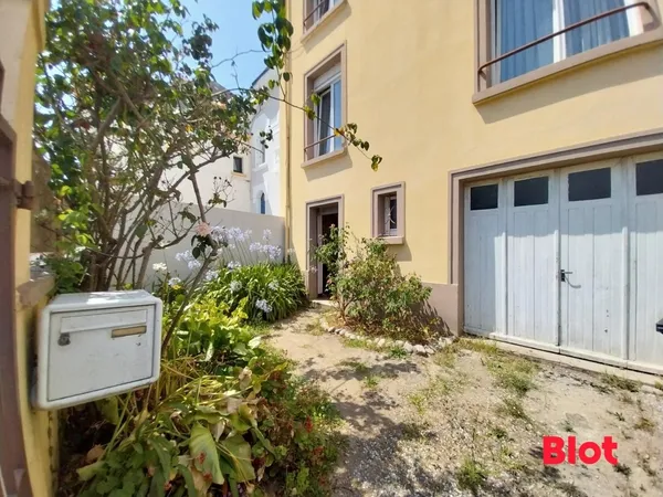 À VENDRE PAR BLOT IMMOBILIER LORIENT - MAISON 7 PIÈCES - LORIENT - QUARTIER MERVILLE