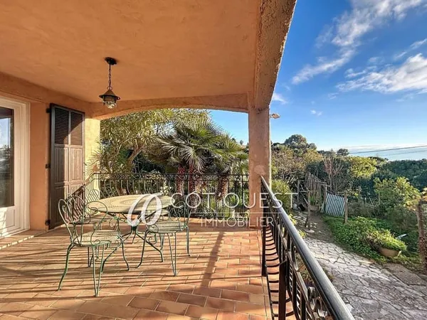 Maison 7 pièces 265 m²