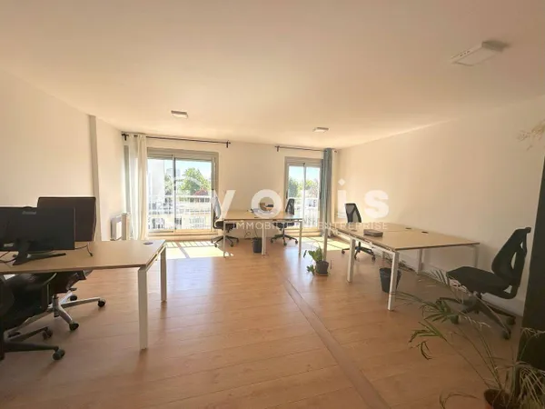Bureaux 75 m²