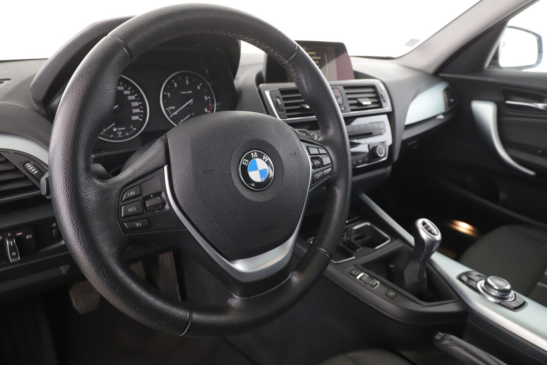 BMW Série 1 118d UrbanChic — photo 10