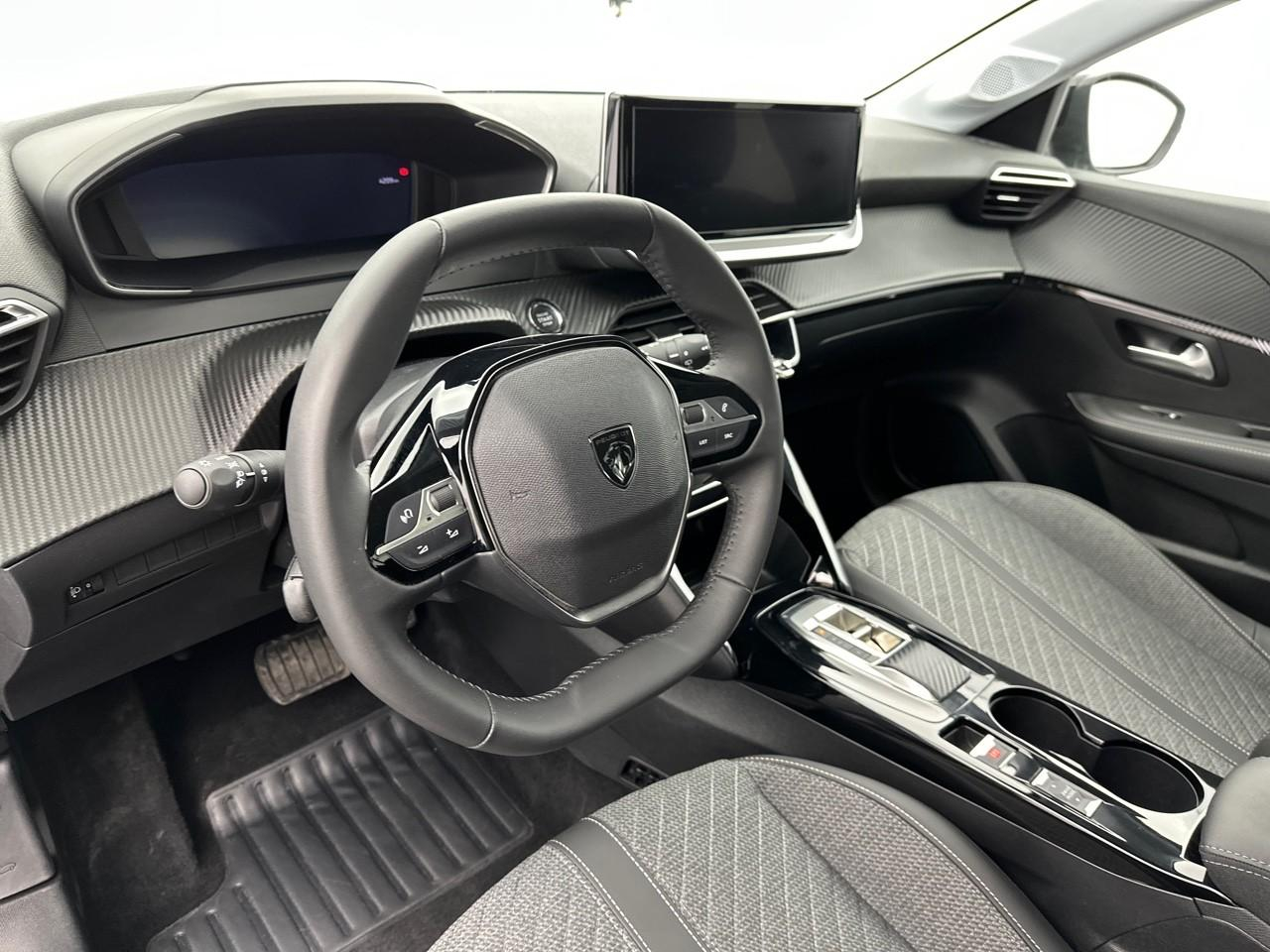 Peugeot 208 electrique 50 kwh 136ch allure — photo 8