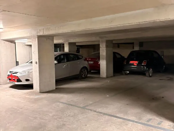 Place parking sécurisé