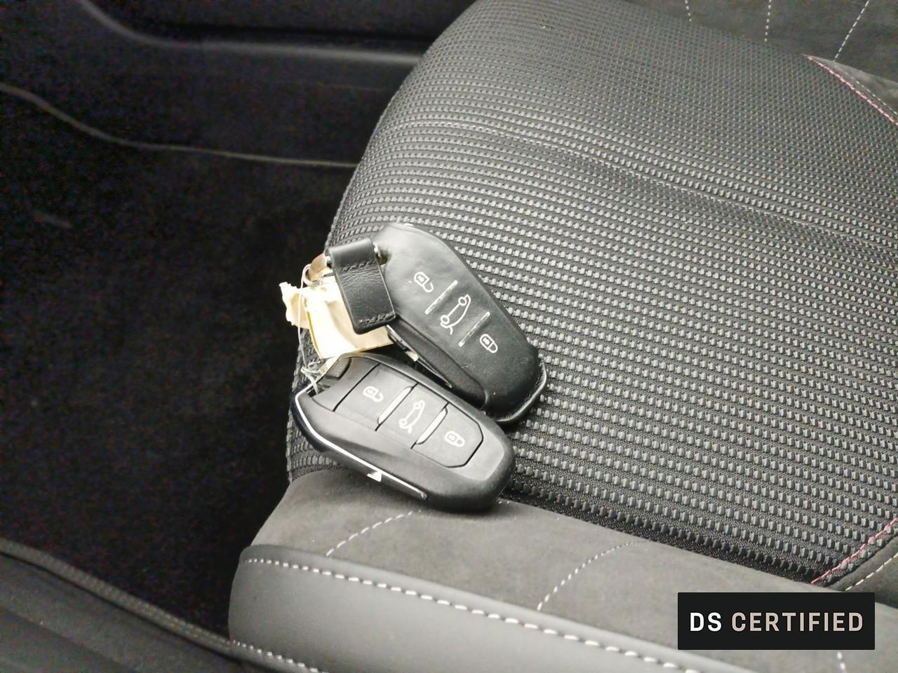 Ds Ds 4 puretech 130 eat8 performance line+ — photo 23