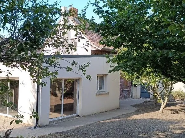 Maison individuelle avec jardin