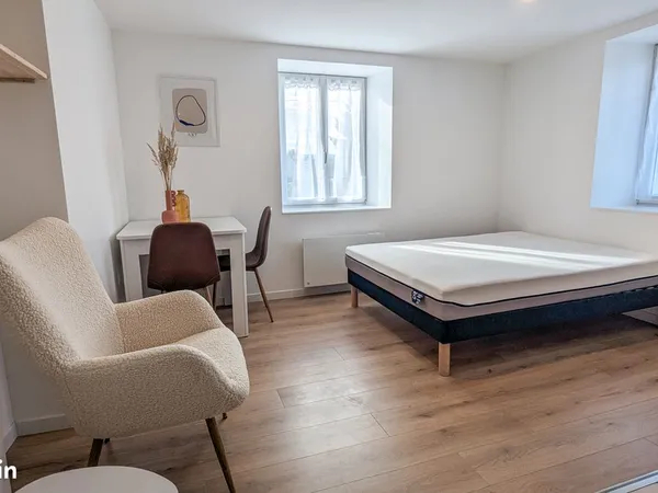 Première mise en location • Appartement meublé entièrement rénové