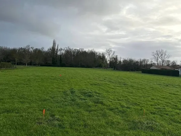 Terrain constructible 600 m²