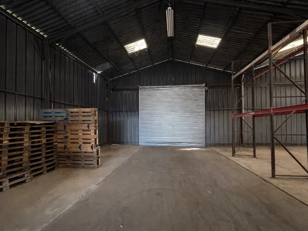 Loue entrepot 430m2
