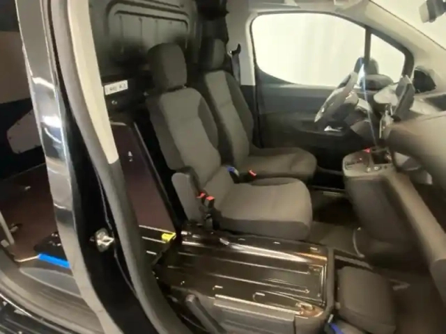 Peugeot Partner m diesel 130ch automatique pack premium connect — photo 8