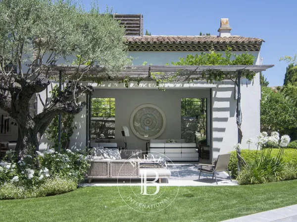 SAINT-TROPEZ - CENTRE VILLAGE - VILLA 6 CHAMBRES