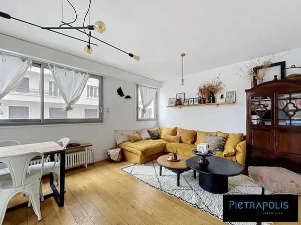 T4 de 71 m2 avec balcon place Jean Macé