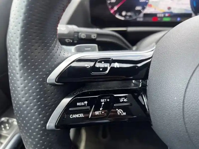Mercedes Gla 250 e hybrid eq amg line — photo 16