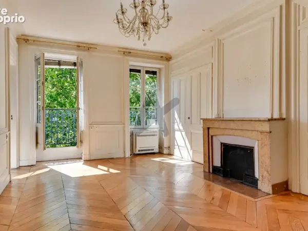 Lyon 6 - FOCH: Un appartement dernier étage, 2 chambres, 103m2.