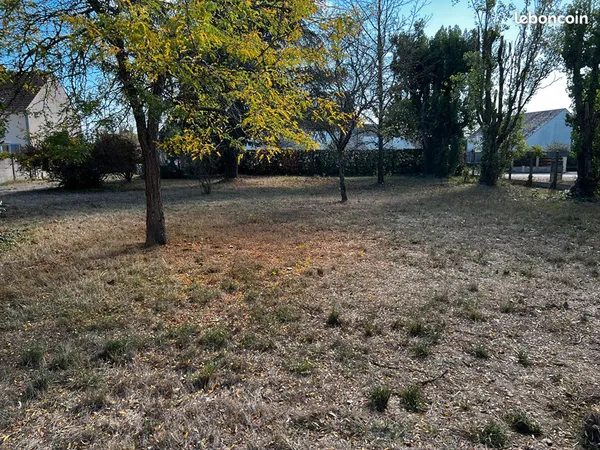 Terrain 800 m² CHATEAUNEUF SUR LOIRE