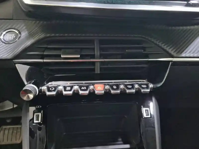 Peugeot 208 electrique 50 kwh 136ch — photo 25