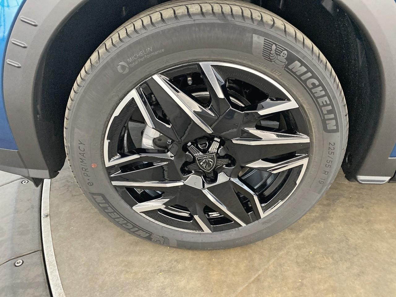 Peugeot 3008 hybrid 145 e-dcs6 gt — photo 11