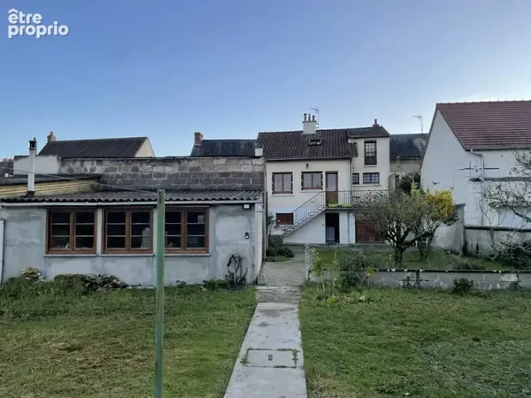 Maison familiale avec grand jardin et garage