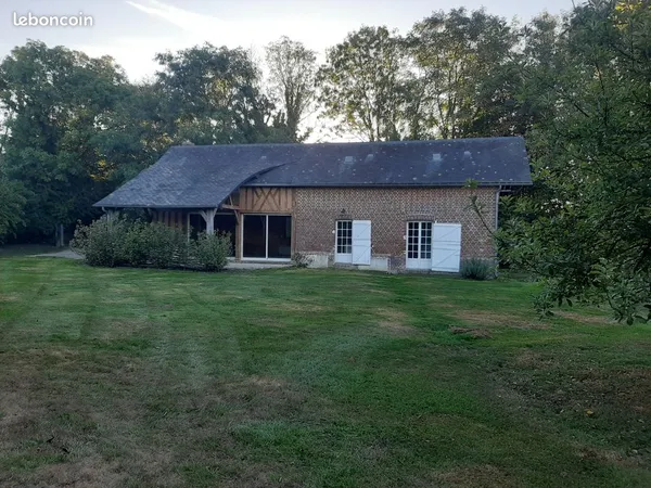 Maison de plein pied avec jardin