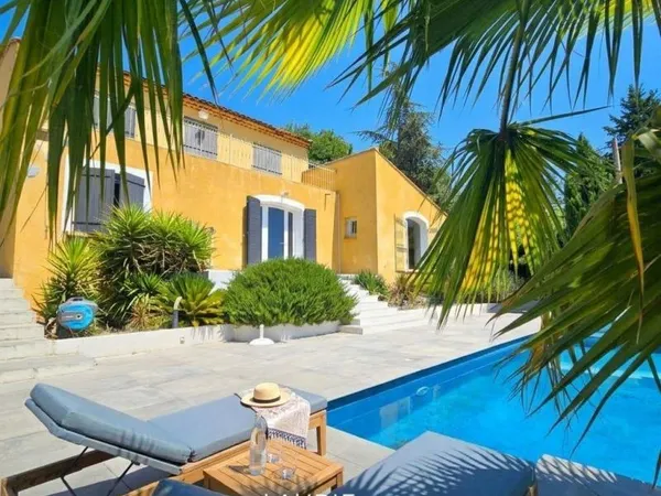 Villa - 182m ²