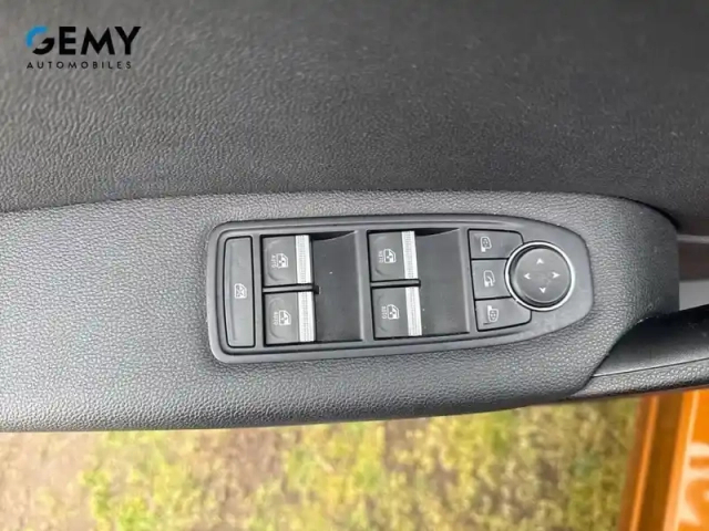 Renault Captur e-tech 145 - 21 — photo 76