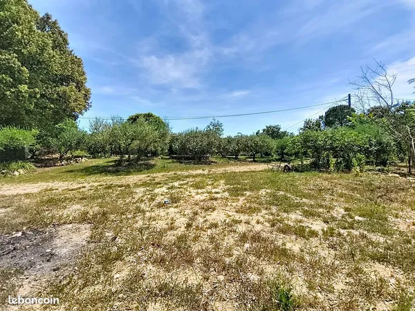 Terrain 575 m² Flassans-sur-Issole