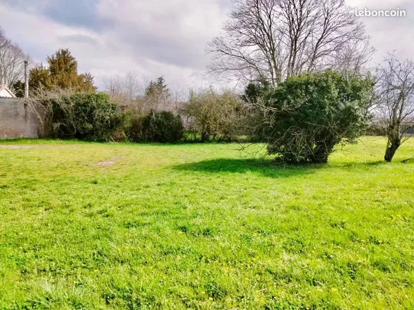Terrain 787 m² Yversay
