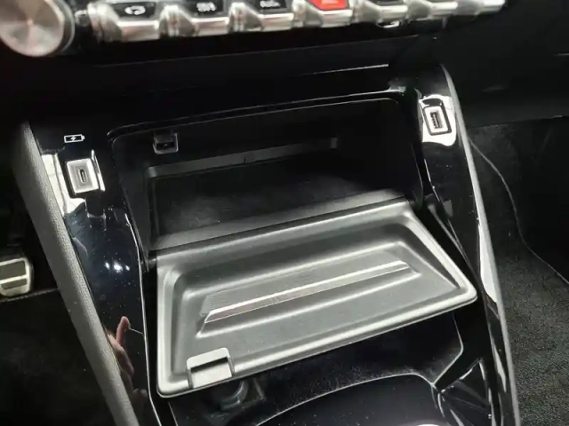 Peugeot 2008 puretech 130 s&amp;s bvm6 — photo 37