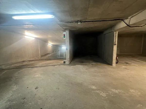 Place de parking - garage - box Paris 19