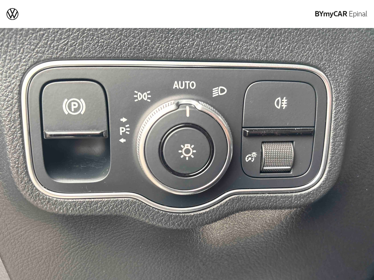 Mercedes EQA 250 — photo 22