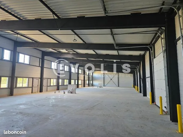 Local bureaux 1 780 m²