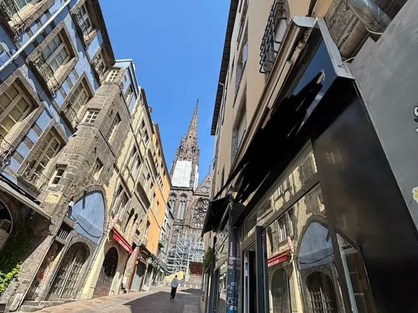 Local commercial Boutique rue des gras hyper centre piéton