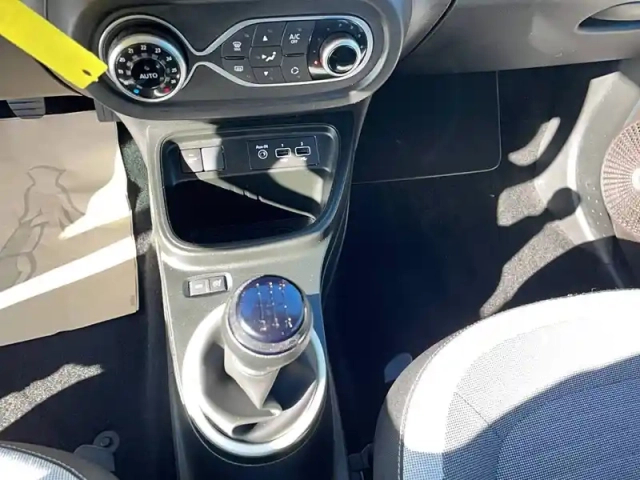 Renault Twingo iii sce 65 - 21 — photo 35