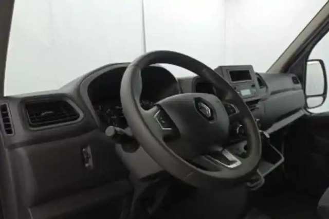 Renault Master fourgon fgn trac f3500 l2h2 blue dci 135 confort — photo 9