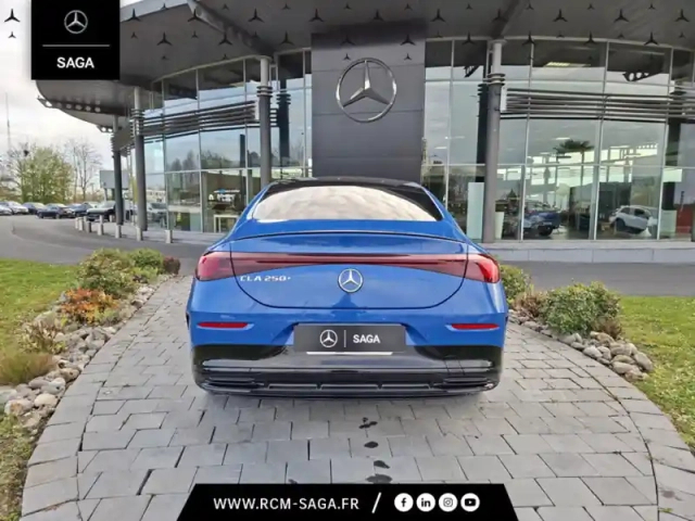 Mercedes Cla coupe 250+ avec technologie eq limited edition — photo 4