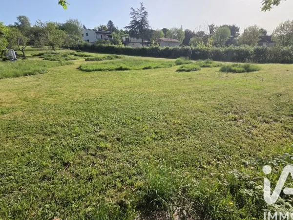 Terrain 800 m²