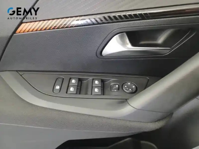 Peugeot 2008 electrique 136 ch — photo 16