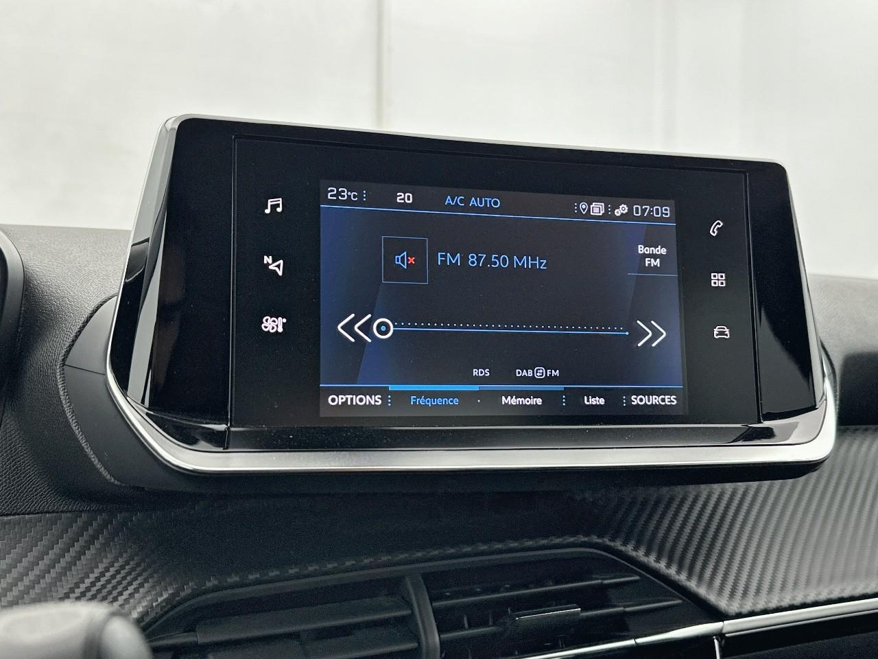 Peugeot 2008 puretech 100 s&s bvm6 style — photo 22