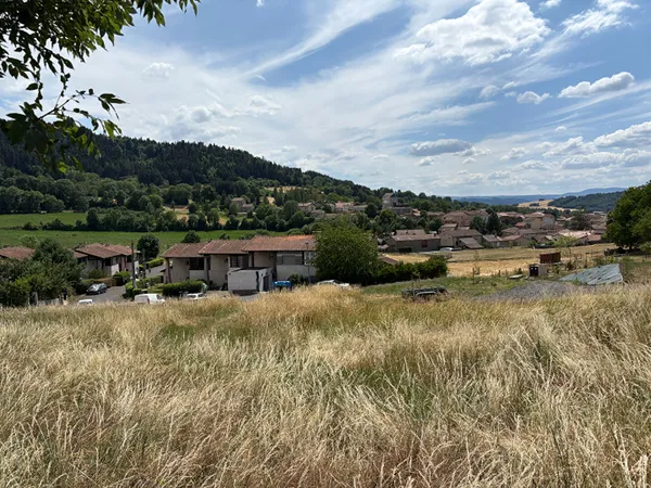 Terrain 1096 m²